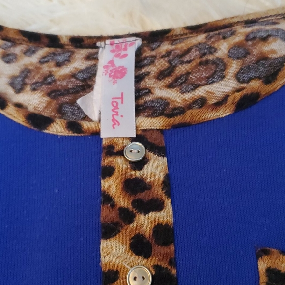 Top - Picture 3 of 4